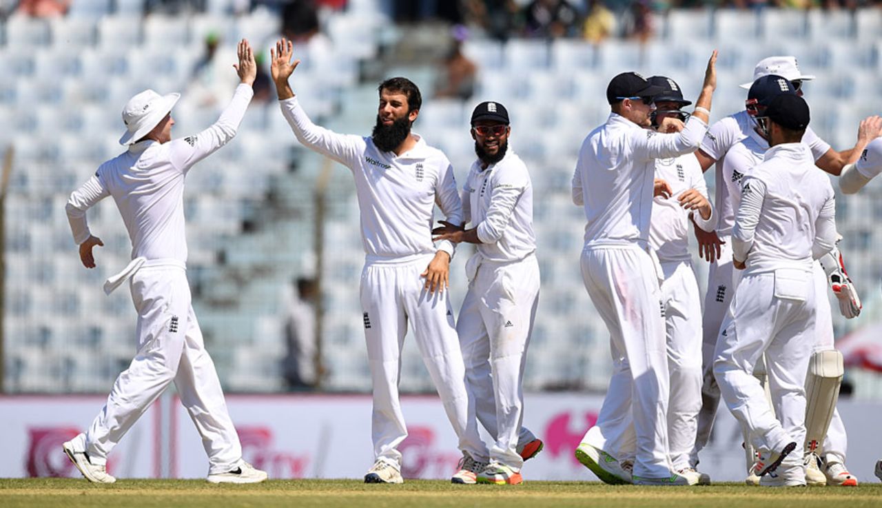 Moeen Ali struck twice in his opening over, Bangladesh v England, 1st Test, Chittagong, 2nd day, October 21, 2016