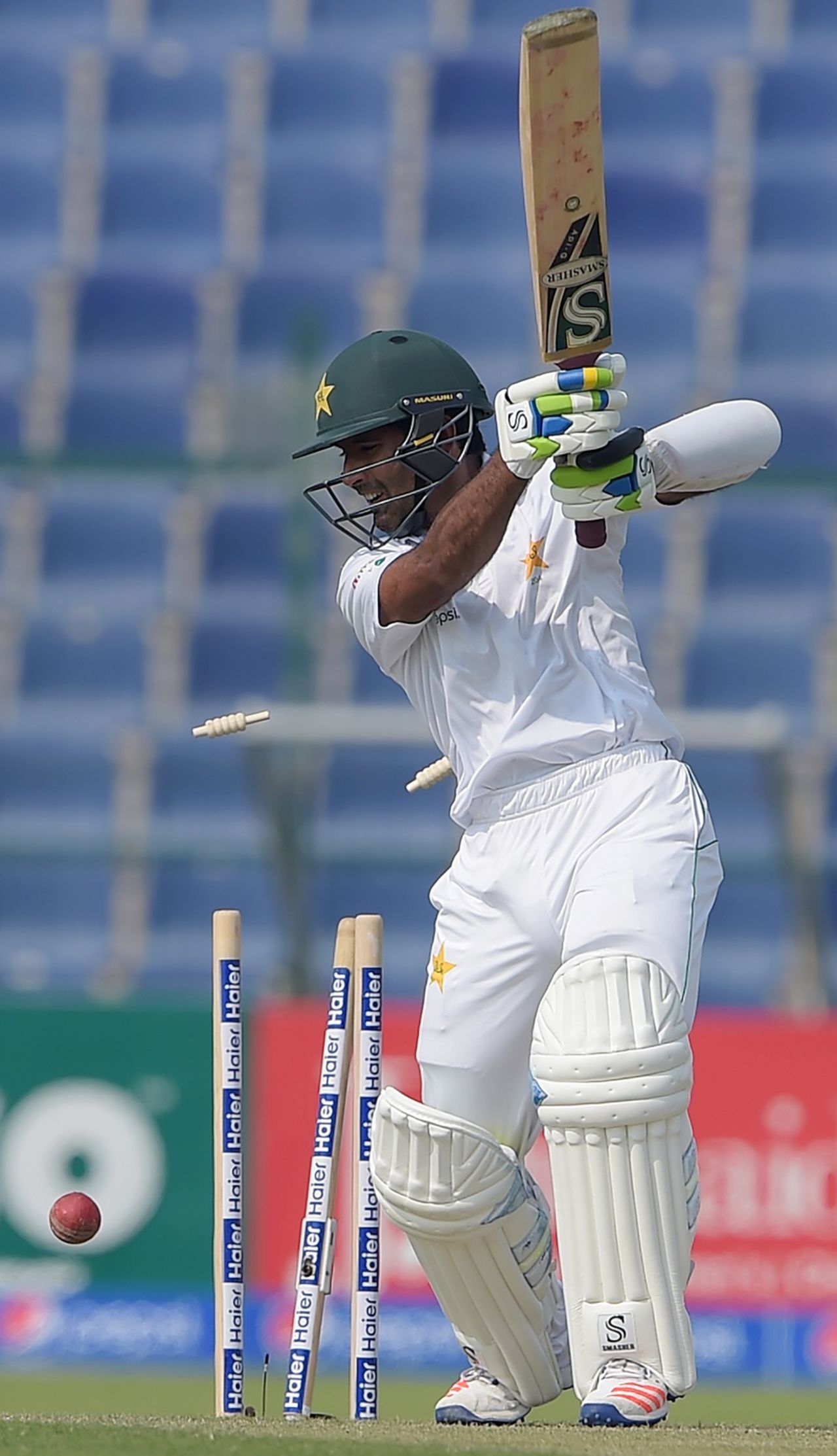 Asad Shafiq chopped on for 68, Pakistan v West Indies, 2nd Test, Abu Dhabi, 1st day, October 21, 2016