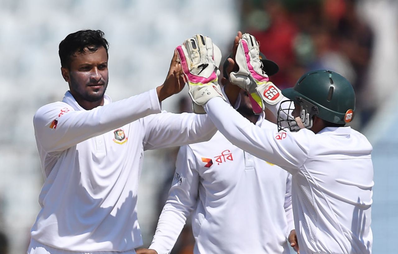 Shakib Al Hasan picked up Joe Root and Ben Duckett, Bangladesh v England, 1st Test, Chittagong, 3rd day, October 22, 2016