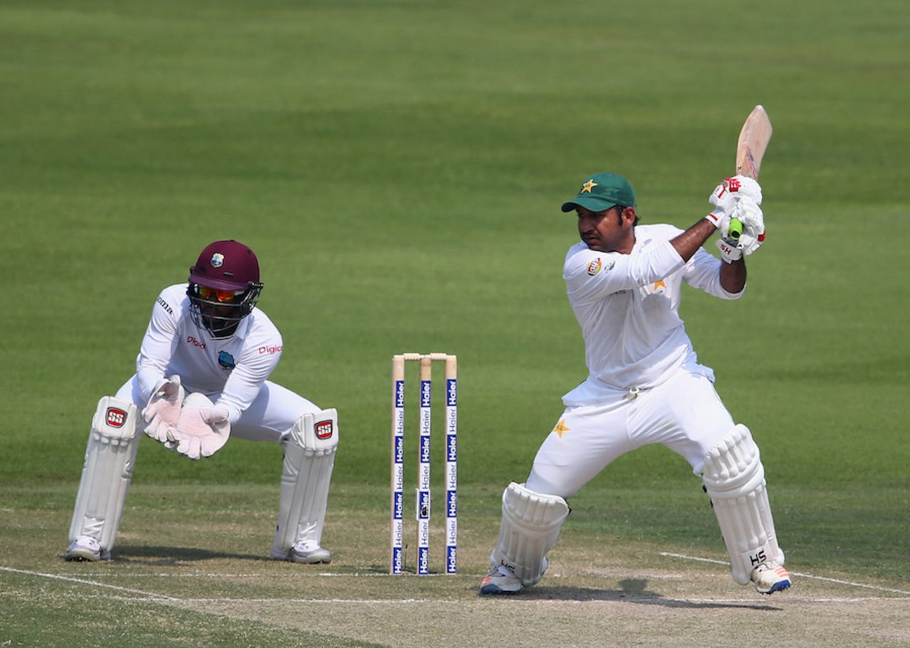 Sarfraz Ahmed goes on the back foot to attack, Pakistan v West Indies, 2nd Test, Abu Dhabi, 2nd day, October 22, 2016