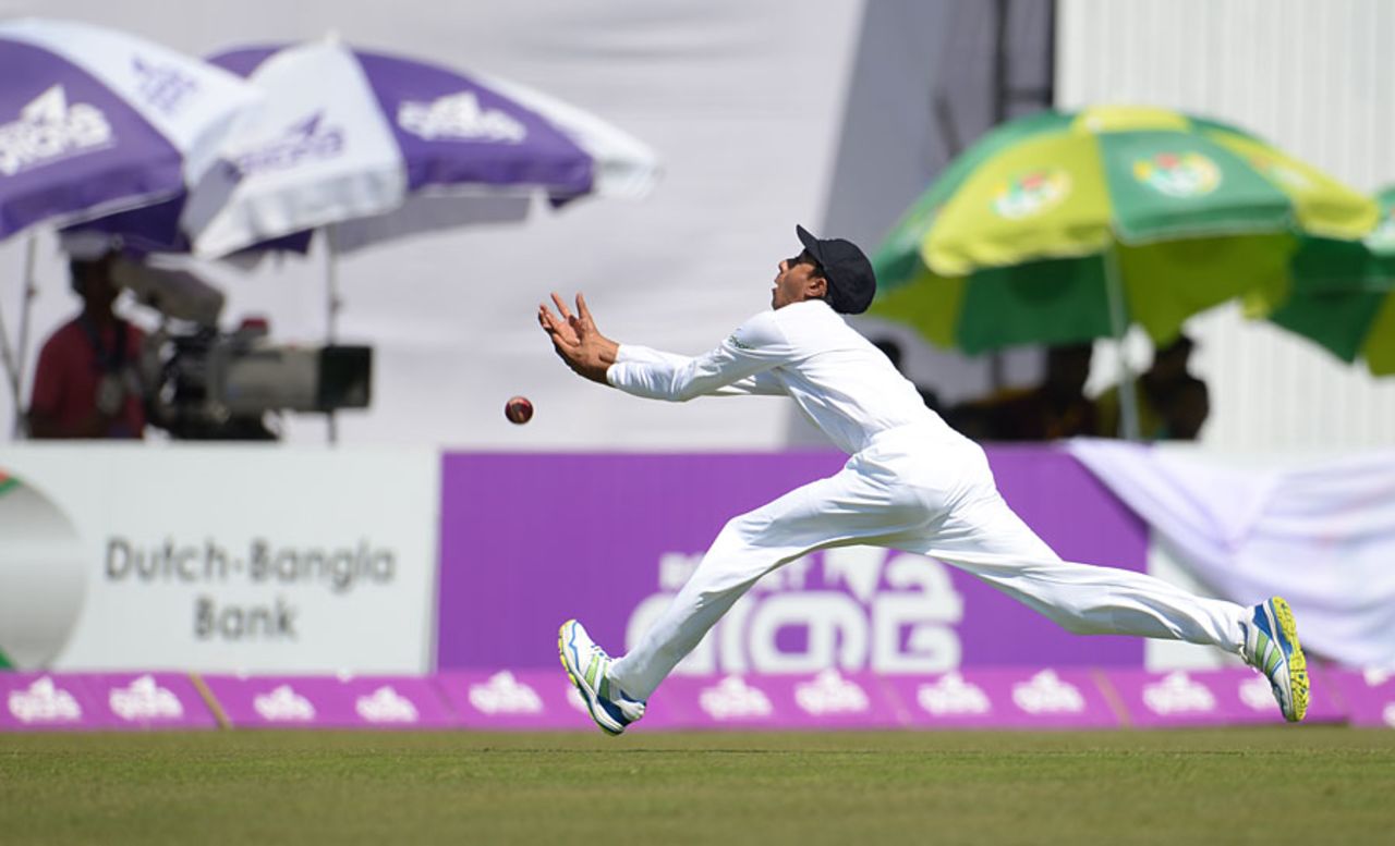 Haseeb Hameed could not quite reach a chance in the deep, Bangladesh v England, 1st Test, Chittagong, 4th day, October 23, 2016