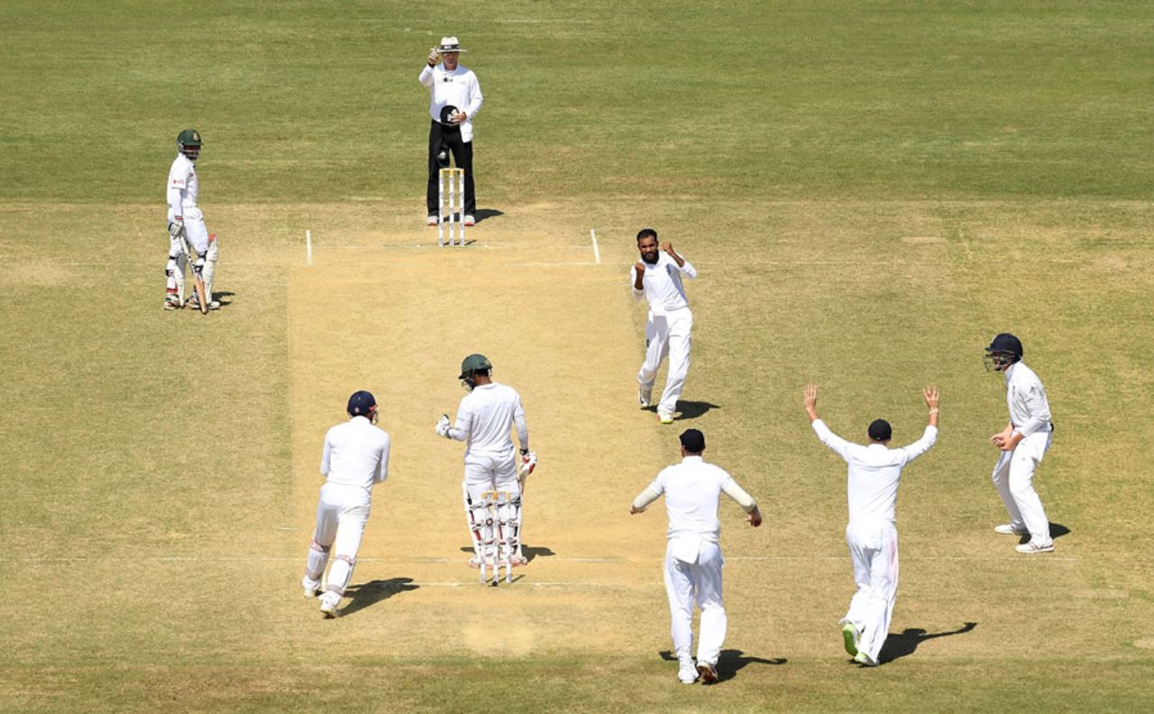 Adil Rashid removed Imrul Kayes shortly before lunch, Bangladesh v England, 1st Test, Chittagong, 4th day, October 23, 2016