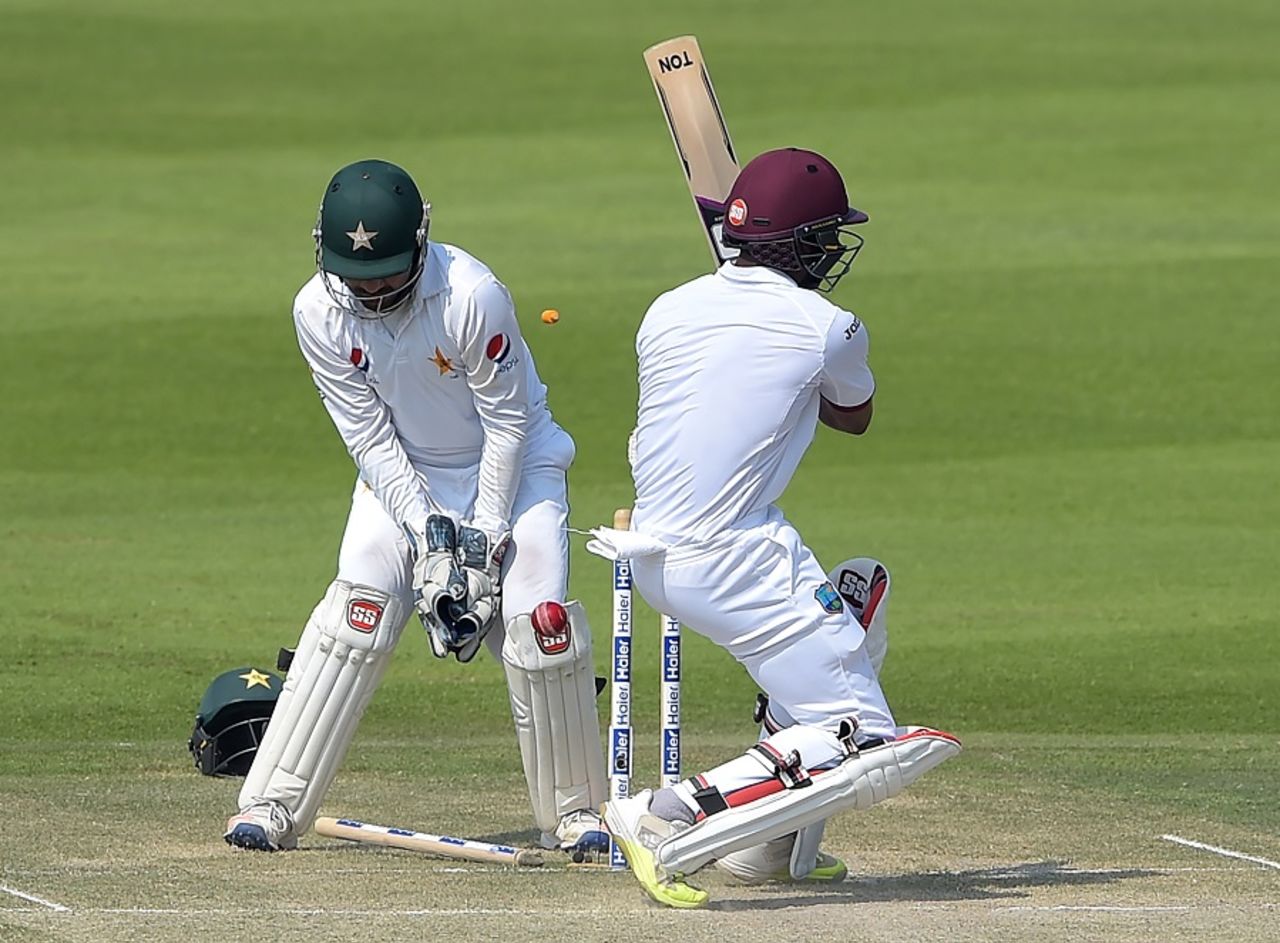 Shai Hope is cleaned up by Yasir Shah , Pakistan v West Indies, 2nd Test, Abu Dhabi, 3rd day, October 23, 2016