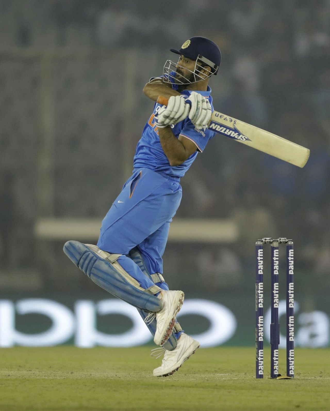 MS Dhoni completed 9,000 ODI runs during India's chase, India v New Zealand, 3rd ODI, Mohali, October 23, 2016