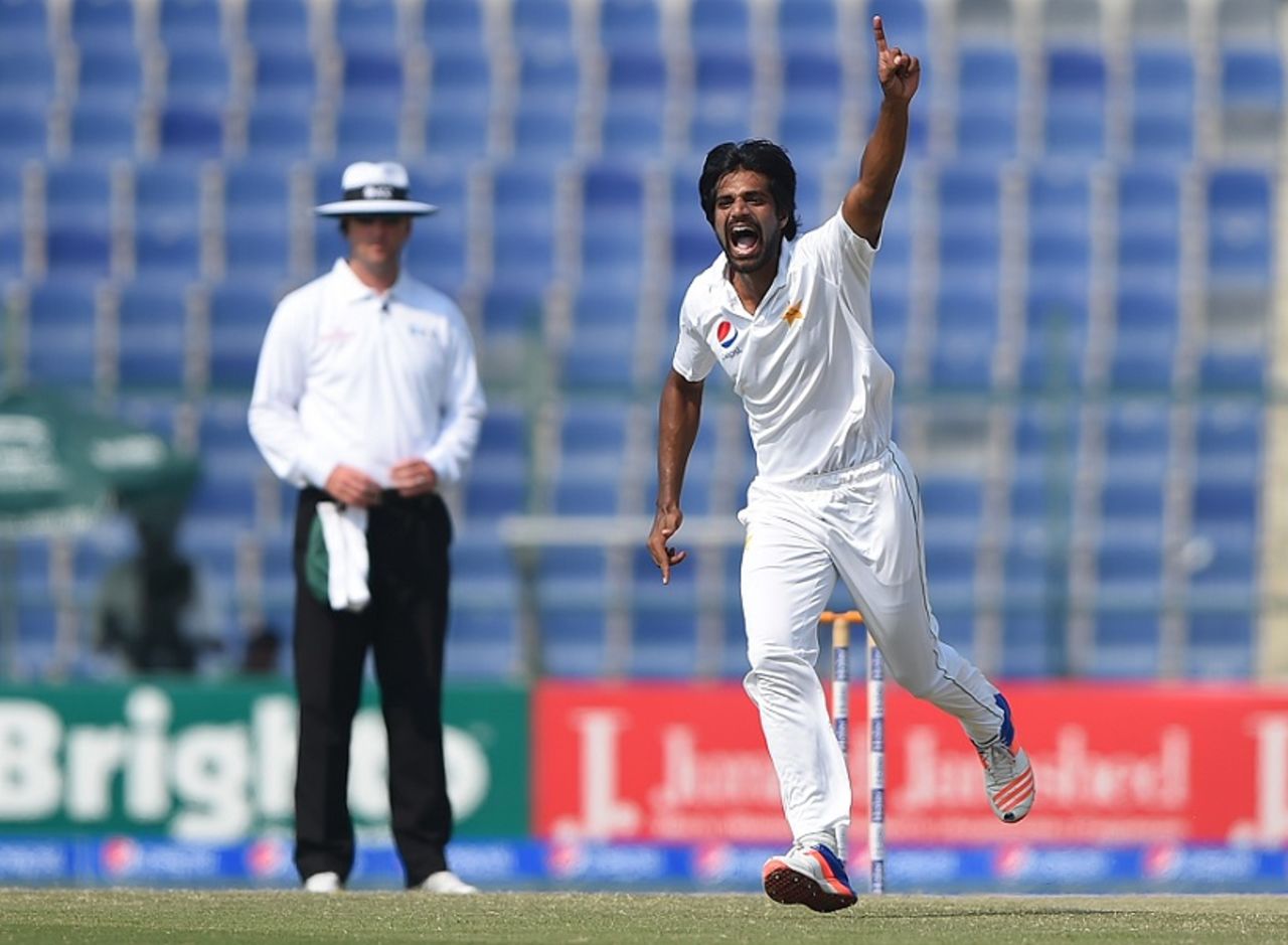 Rahat Ali celebrates after dismissing Darren Bravo, Pakistan v West Indies, 2nd Test, Abu Dhabi, 4th day, October 24, 2016
