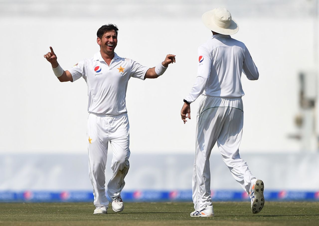 Yasir Shah celebrates his sixth wicket, Pakistan v West Indies, 2nd Test, Abu Dhabi, 5th day, October 25, 2016