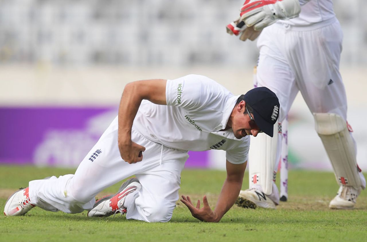 Alastair Cook clung onto a rebound at leg slip, Bangladesh v England, 2nd Test, Mirpur, 1st day, October 28, 2016