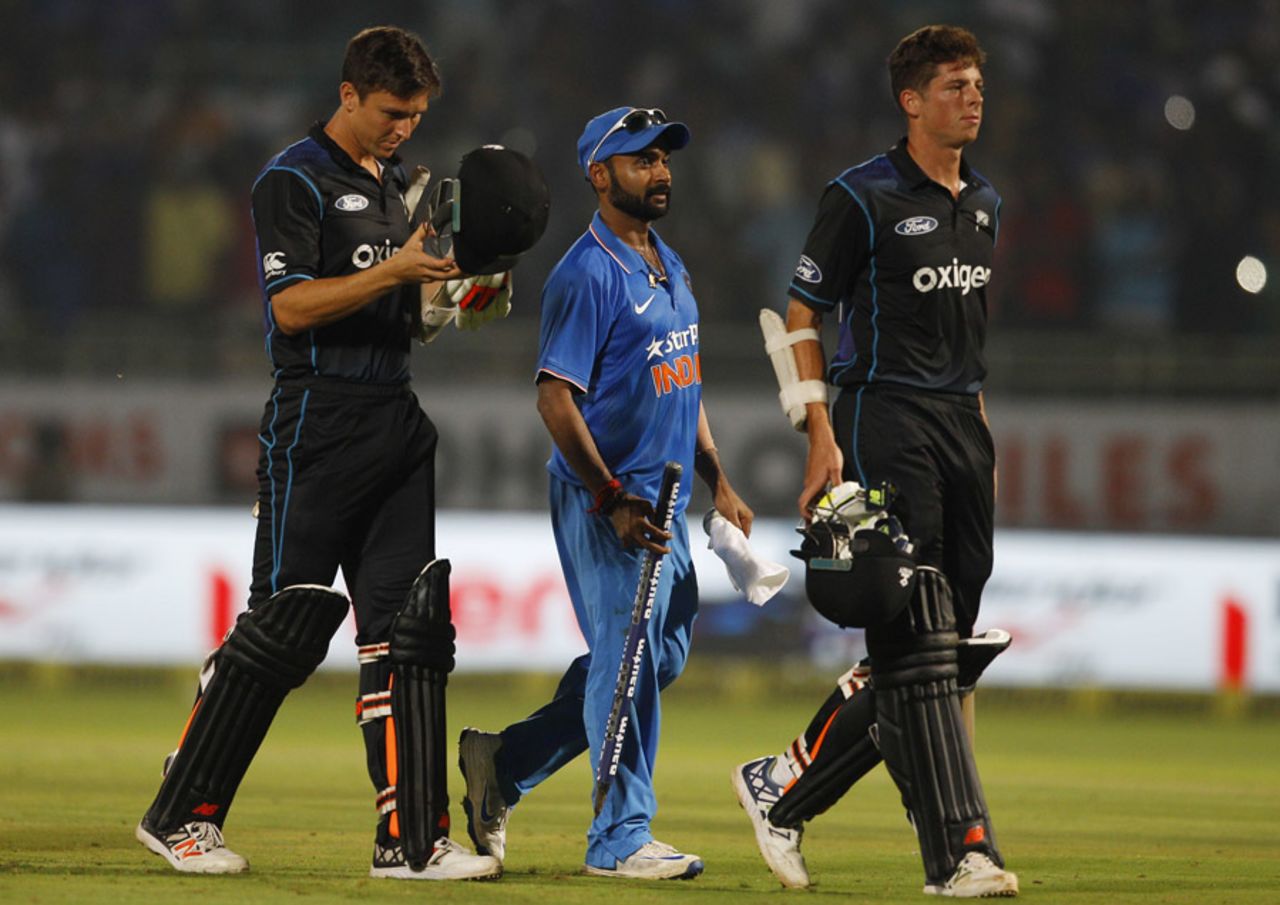 Amit Mishra walks off with NZ's final pair after the match, India v New Zealand, 5th ODI, Visakhapatnam, October 29, 2016
