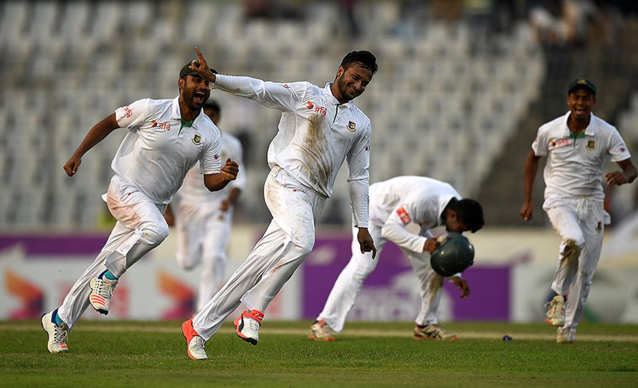 Shakib Al Hasan claimed the wicket of Zafar Ansari, Bangladesh v England, 2nd Test, Mirpur, 3rd day, October 30, 2016