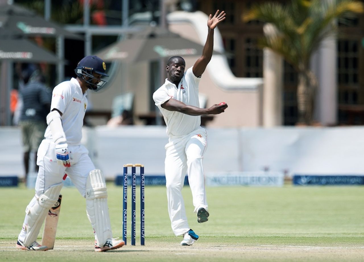 Donald Tiripano in delivery stride, Zimbabwe v Sri Lanka, 1st Test, Harare, 4th day, November 1, 2016