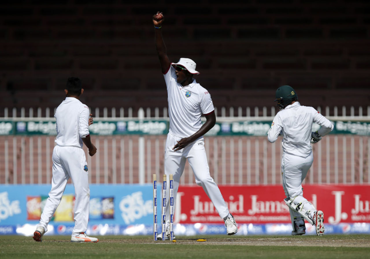 Jason Holder celebrates as Mohammad Amir is run out, Pakistan v West Indies, 3rd Test, Sharjah, 4th day, November 2, 2016