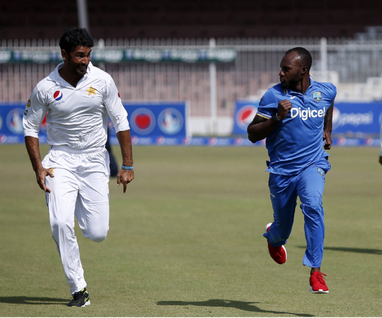 Sohail Khan and Jermaine Blackwood race each other in jest after a hard-fought series, Pakistan v West Indies, 3rd Test, Sharjah, 5th day, November 3, 2016