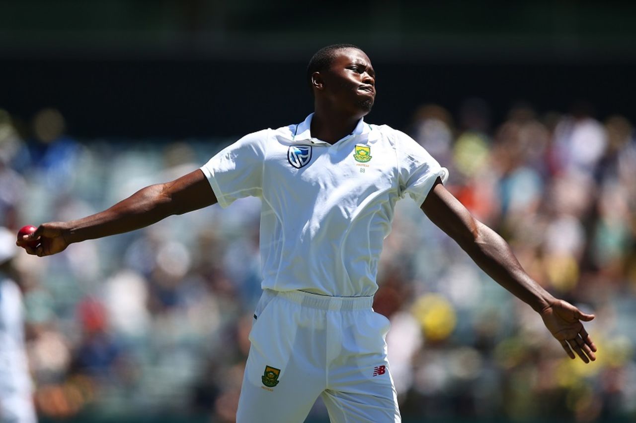 Kagiso Rabada warms up before a spell, Australia v South Africa, 1st Test, Perth, 2nd day, November 4, 2016
