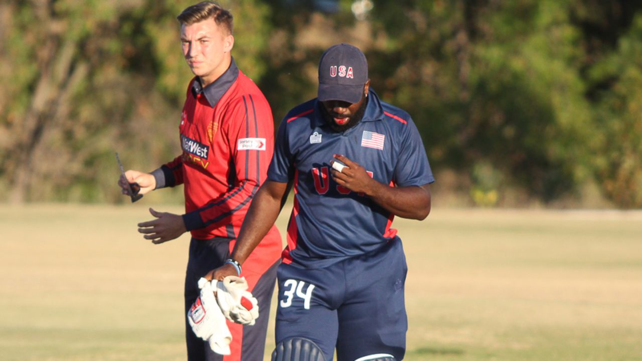 Nicholas Standford walks off to get medical attention after being hit in the mouth, USA v Jersey, ICC World Cricket League Division Four, Los Angeles, November 4, 2016