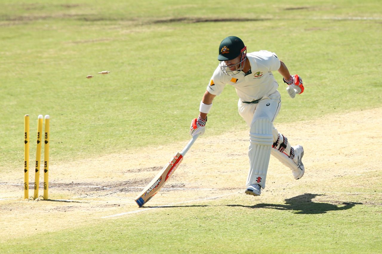 David Warner is run out by a Temba Bavuma direct hit, Australia v South Africa, 1st Test, Perth, 4th day, November 6, 2016