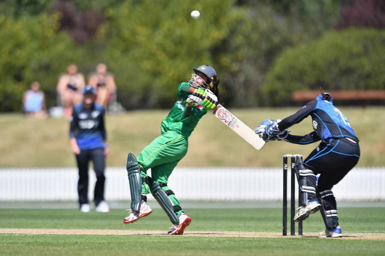 Nain Abidi plays a pull shot , New Zealand Women v Pakistan Women, 1st ODI, Lincoln, Nov 9, 2016