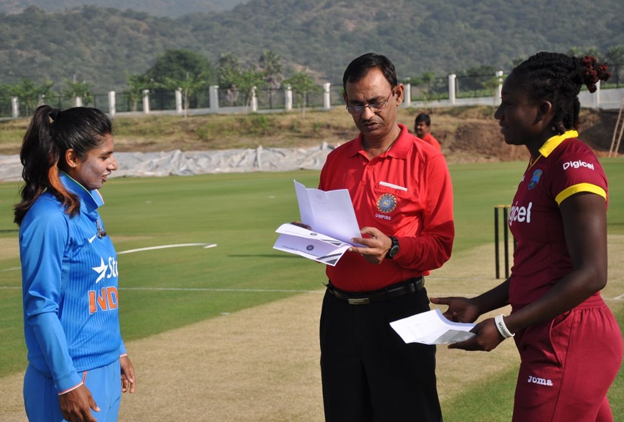 Mithali Raj and Stafanie Taylor at the toss, India v West Indies, 1st women's ODI, Vijayawada, November 10, 2016
