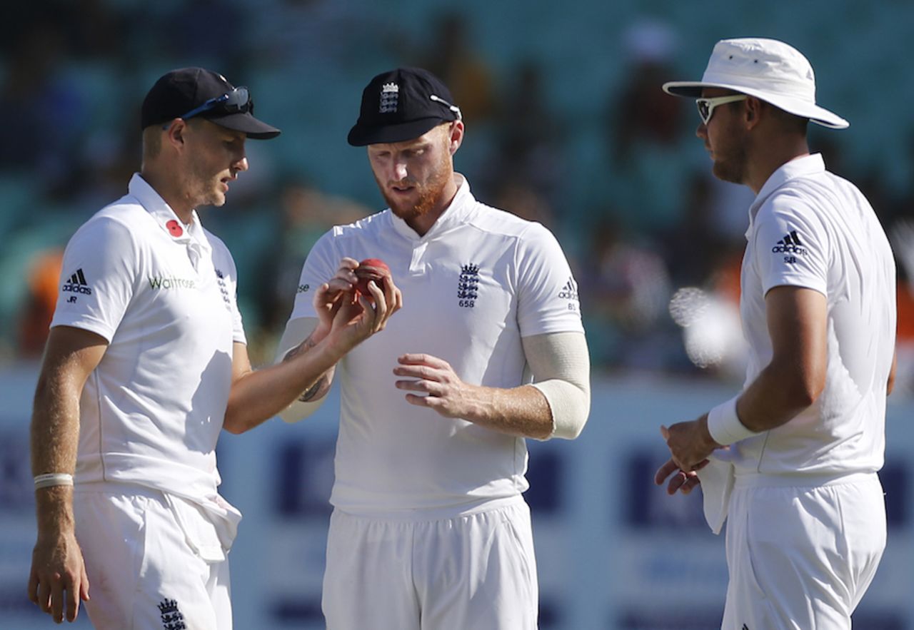 Joe Root and Ben Stokes look at the ball, India v England, 1st Test, Rajkot, 3rd day, November 11, 2016