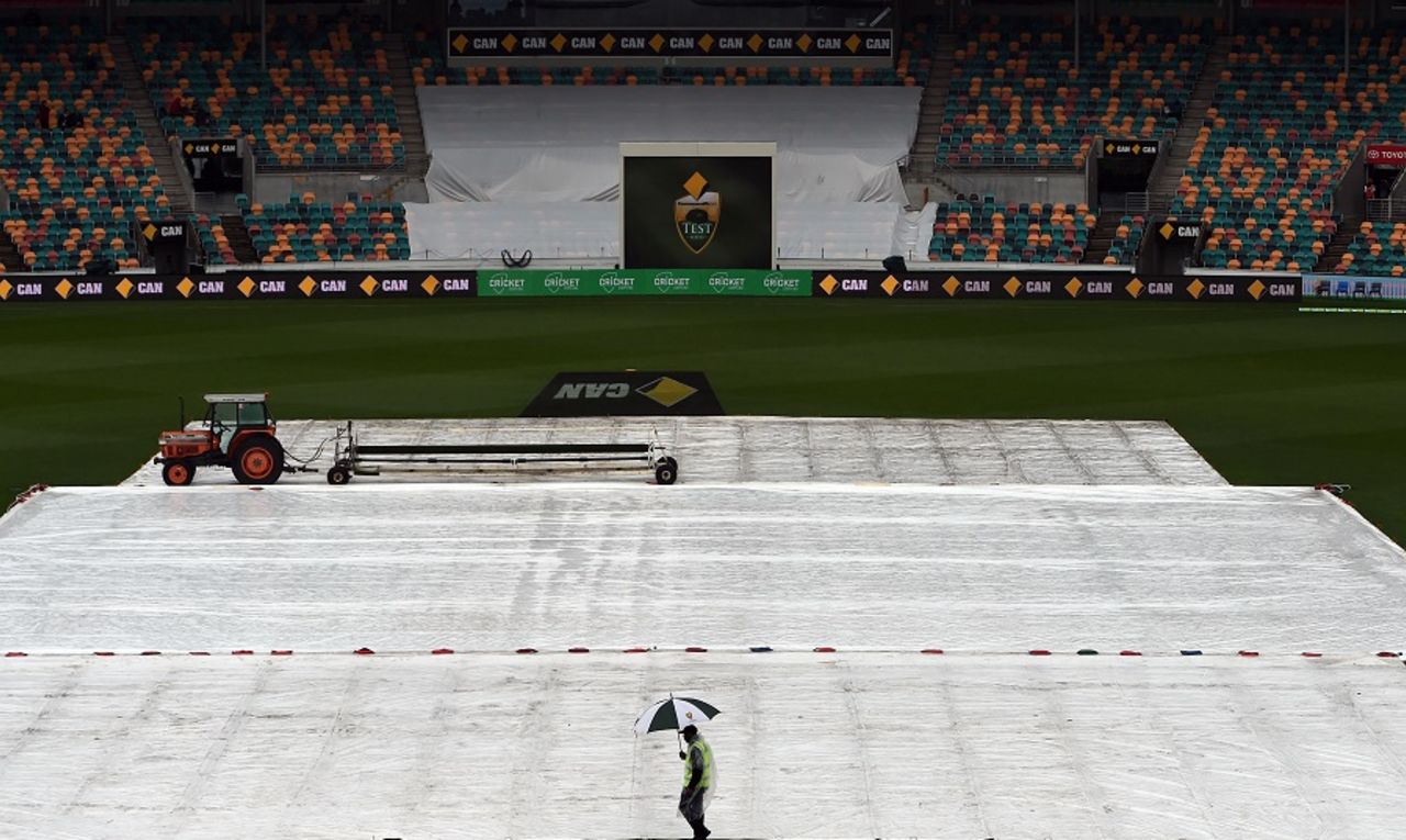 Persistent rain washed out the second day in Hobart, Australia v South Africa, 2nd Test, Hobart, 2nd day, November 13, 2016