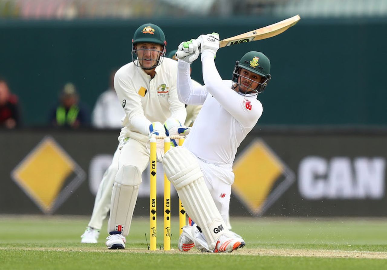Quinton de Kock lofts over the leg side, Australia v South Africa, 2nd Test, Hobart, 3rd day, November 14, 2016