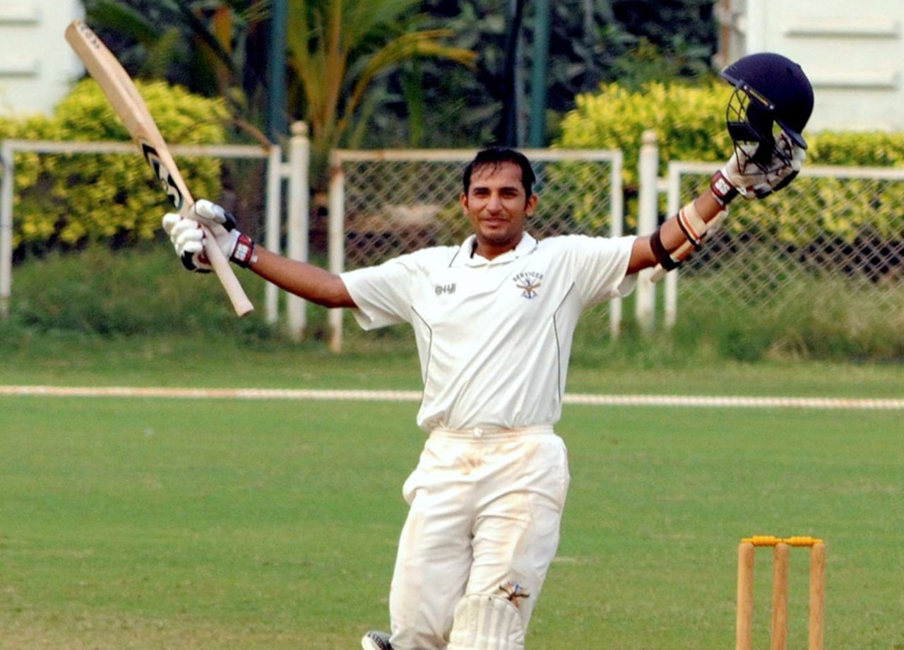 Shamsher Yadav celebrates his hundred, Hyderabad v Services, Ranji Trophy 2016-17, Group C, Mumbai, 3rd day, November 15, 2016