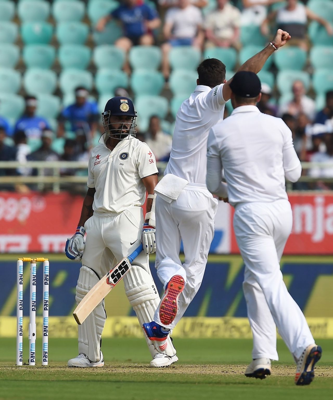M Vijay gloved a short ball from James Anderson to gully, India v England, 2nd Test, Visakhapatnam, 1st day, November 17, 2016