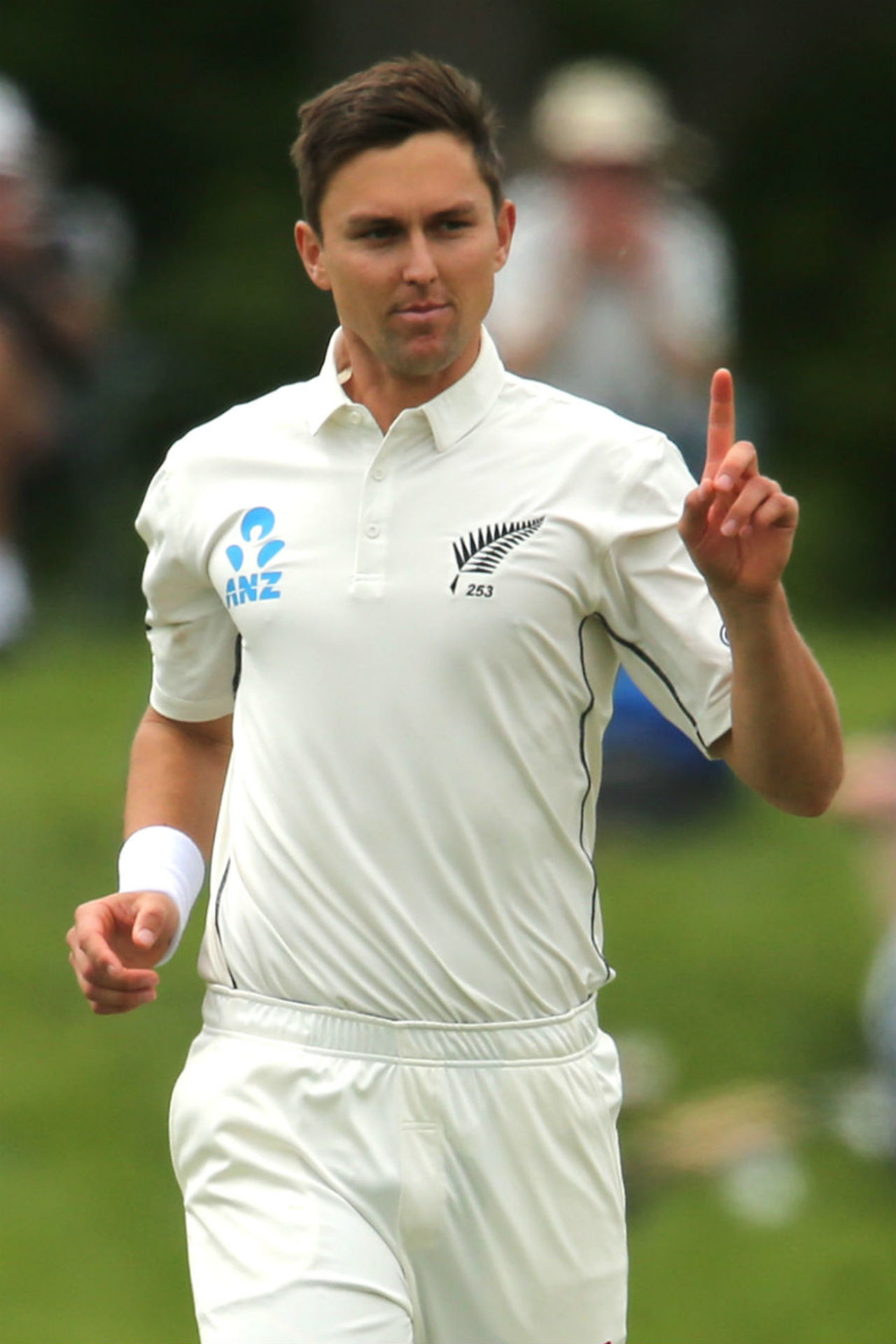 Trent Boult cleaned up Mohammad Amir with a beauty, New Zealand v Pakistan, 1st Test, Christchurch, 2nd day, November 18, 2016