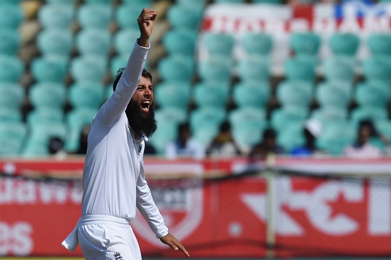 Moeen Ali appeals for a wicket, India v England, 2nd Test, Visakhapatnam, 2nd day, November 18, 2016