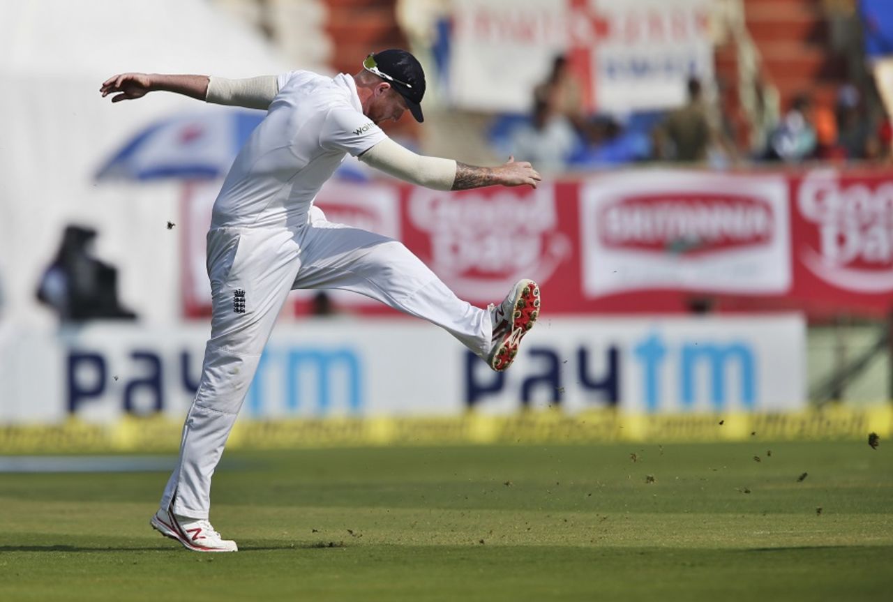 Ben Stokes kicks the ground in frustration, India v England, 2nd Test, Visakhapatnam, 2nd day, November 18, 2016