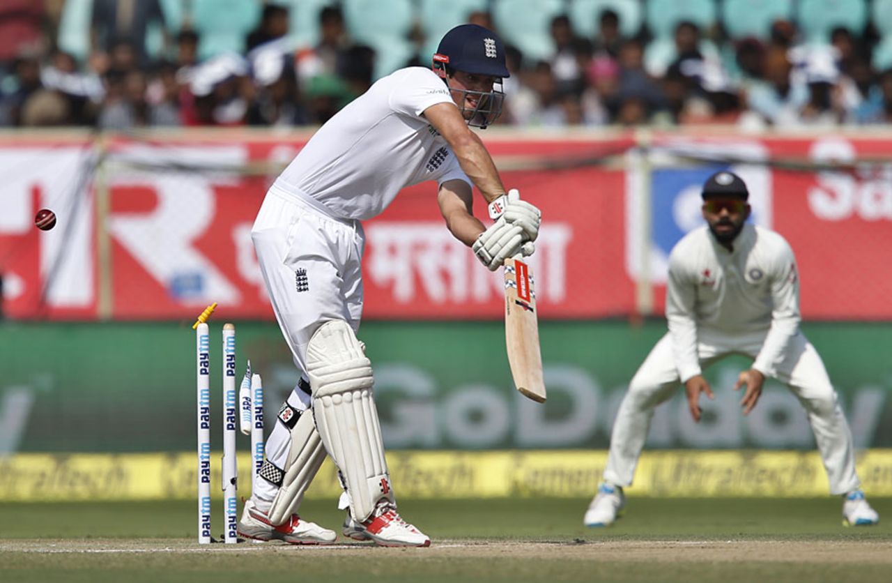 Alastair Cook's off stump was snapped in half by Mohammad Shami, India v England, 2nd Test, Vishakapatnam, 2nd day, November 18, 2016