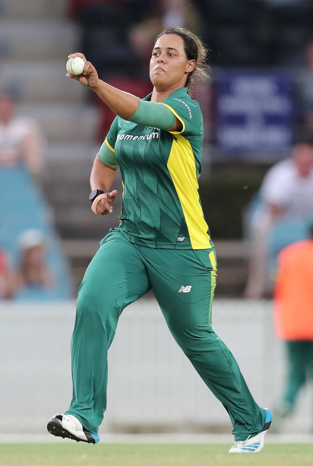 Chloe Tryon runs in to bowl, Australia v South Africa, 1st women's ODI, Canberra, November 18, 2016