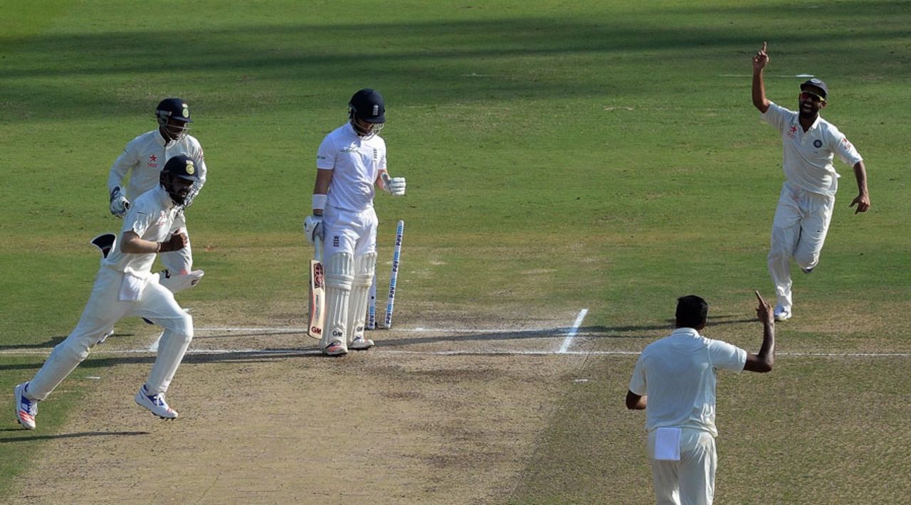 Ben Duckett was bowled by R Ashwin for 5, India v England, 2nd Test, Vishakapatnam, 2nd day, November 18, 2016