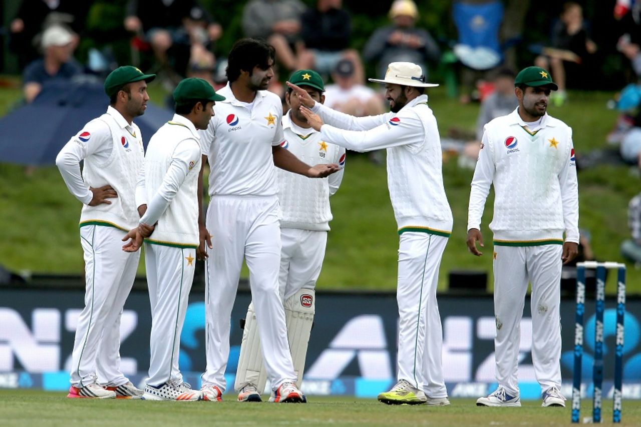 Rahat Ali celebrates with team-mates after taking a wicket, New Zealand v Pakistan, 1st Test, Christchurch, 3rd day, November 19, 2016