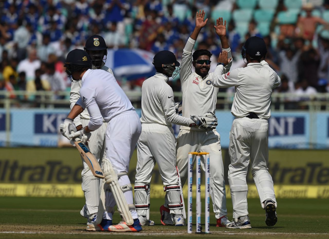 Ravindra Jadeja celebrates as Zafar Ansari thinks reviewing his lbw, India v England, 2nd Test, Visakhapatnam, 3rd day, November 19, 2016