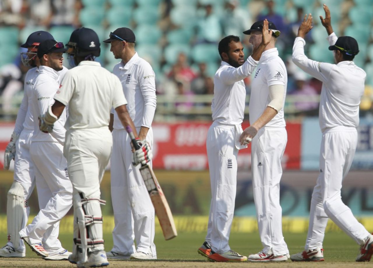 Adil Rashid picked up two early wickets, India v England, 2nd Test, Visakhapatnam, 4th day, November 20, 2016