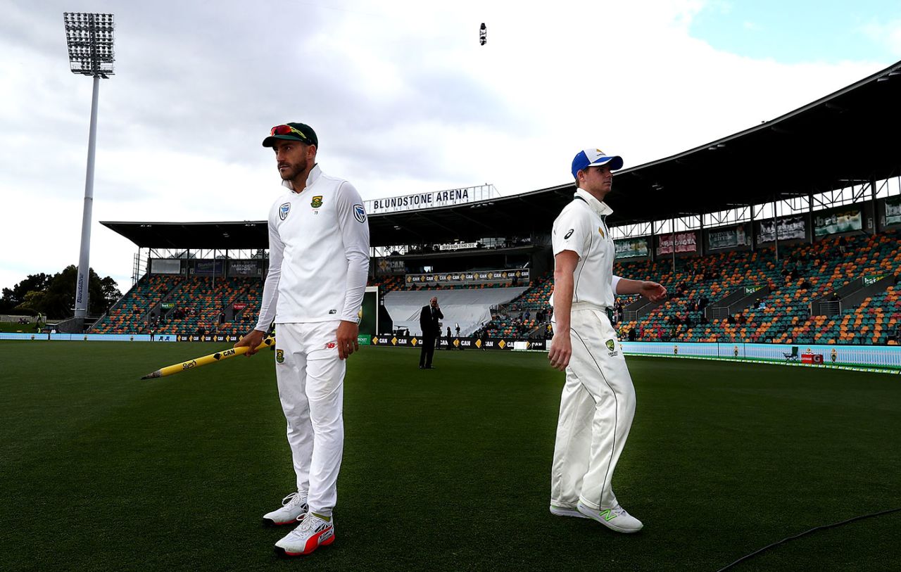 Faf du Plessis and Steven Smith walk away, Australia v South Africa, 2nd Test, Hobart, 4th day, November 15, 2016