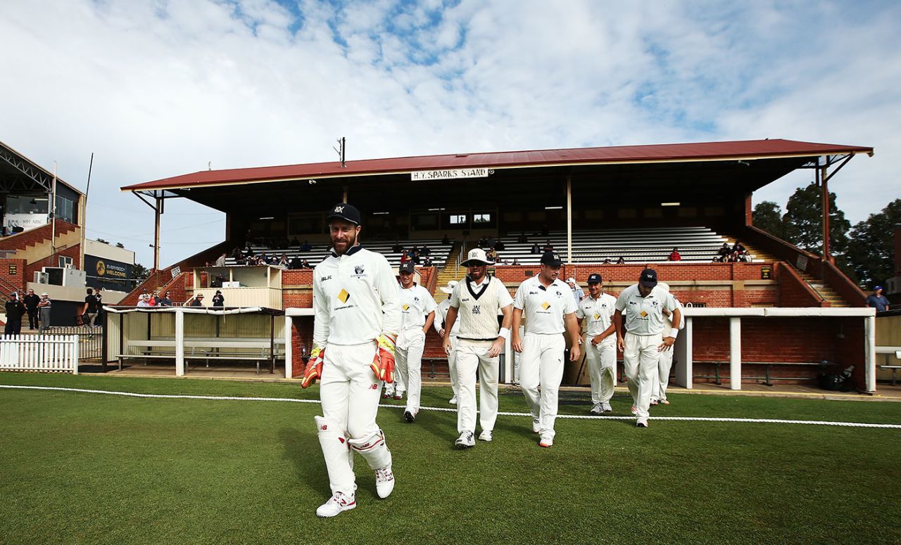 Matthew Wade leads Victoria out, South Australia v Victoria, Sheffield Shield Final, Adelaide, 4th day, March 29, 2016