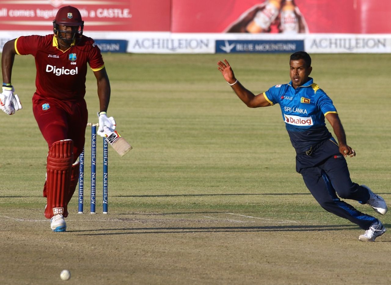 Nuwan Kulasekara hit the blockhole in the slog overs, Sri Lanka v West Indies, tri-series, Bulawayo, November 23, 2016