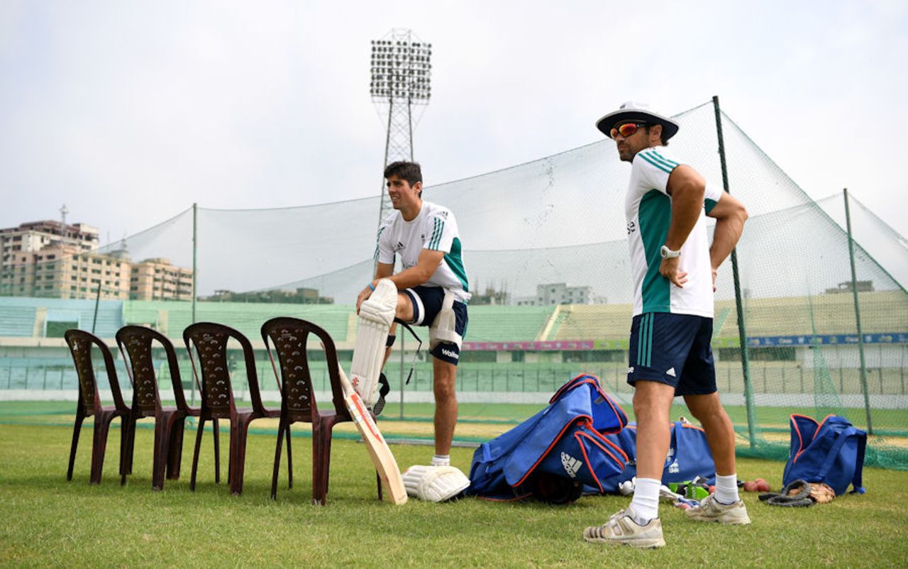 Mark Ramprakash, England's batting coach, alongside captain Alastair Cook in Chittagong, England tour of Bangladesh, 1st Test, October 18, 2016