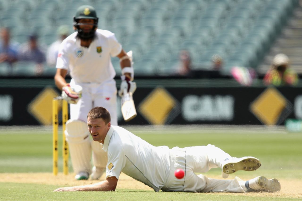 Jackson Bird watches as Hashim Amla gets one past him, Australia v South Africa, 3rd Test, Adelaide, 1st day, November 24, 2016