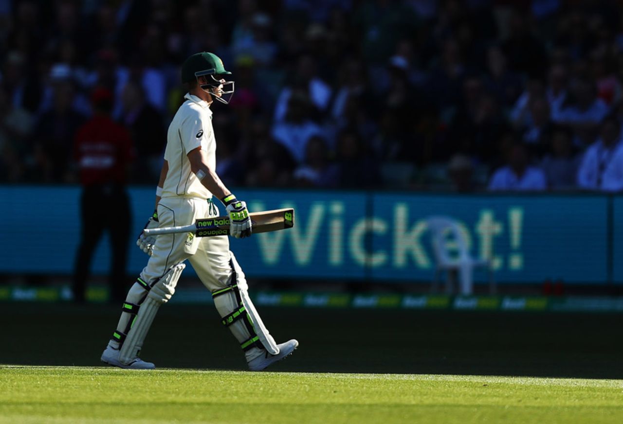 Steven Smith walks back to the pavilion, Australia v South Africa, 3rd Test, Adelaide, 2nd day, November 25, 2016