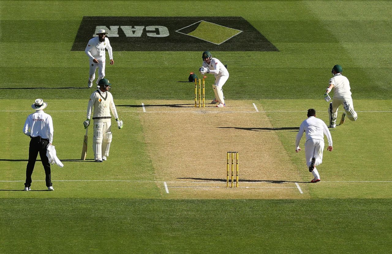 The mix-up that led to Steven Smith's run-out, Australia v South Africa, 3rd Test, Adelaide, 2nd day, November 25, 2016