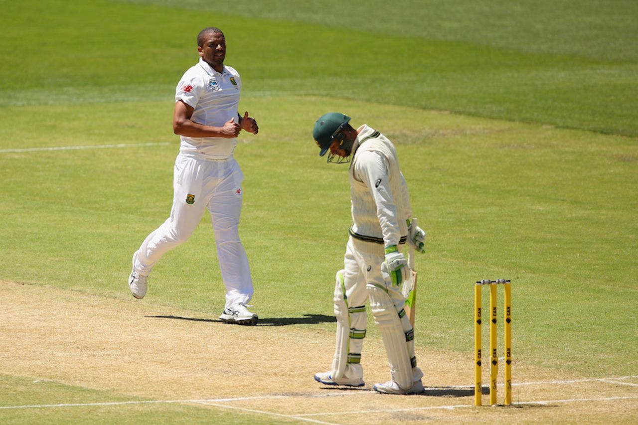 Vernon Philander had Usman Khawaja lbw, Australia v South Africa, 3rd Test, Adelaide, 3rd day, November 26, 2016