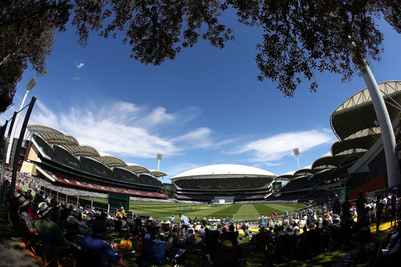 The Adelaide Oval soaks in the afternoon sunshine, Australia v South Africa, 3rd Test, Adelaide, 3rd day, November 26, 2016