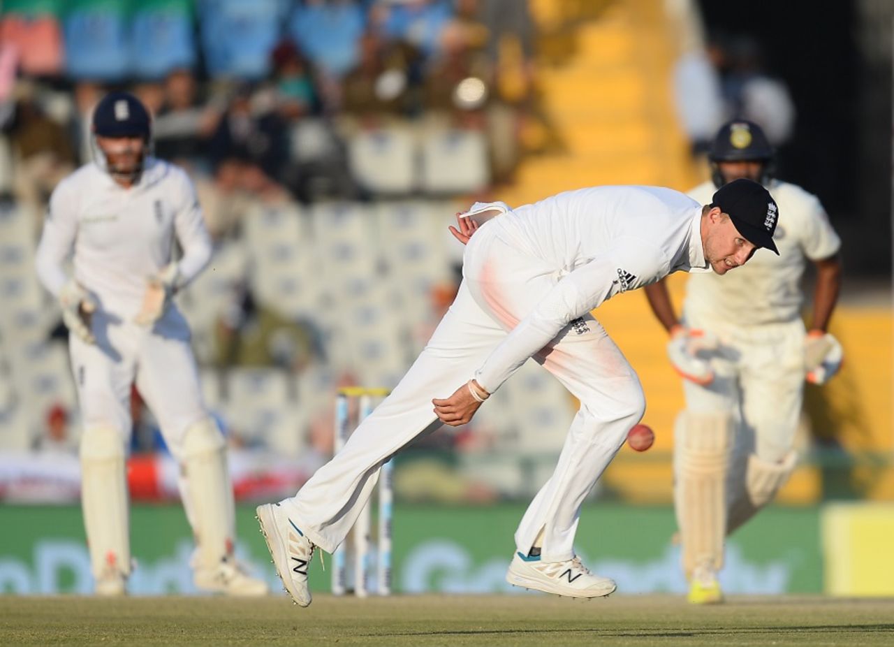 Joe Root tries to control himself after failing to stop the ball, India v England, 3rd Test, Mohali, 2nd day, November 27, 2016