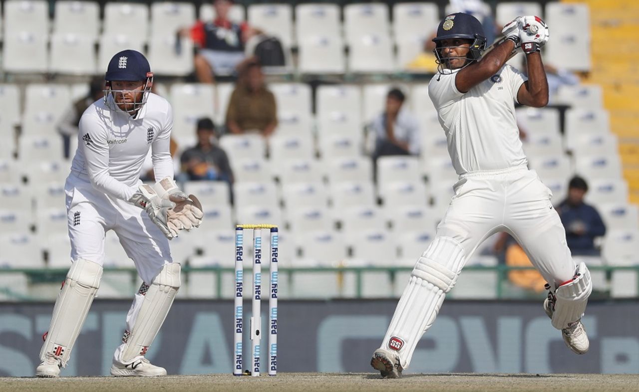 Jayant Yadav backs away, then slaps one, India v England, 3rd Test, Mohali, 3rd day, November 28, 2016