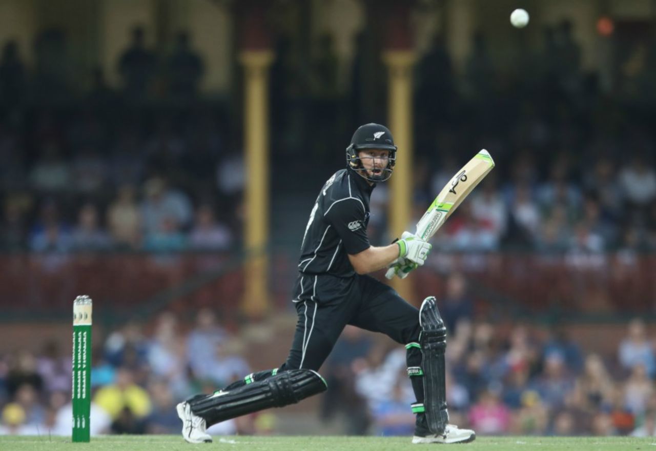 Martin Guptill stabilised New Zealand's chase, Australia v New Zealand, 1st ODI, Sydney, December 4, 2016