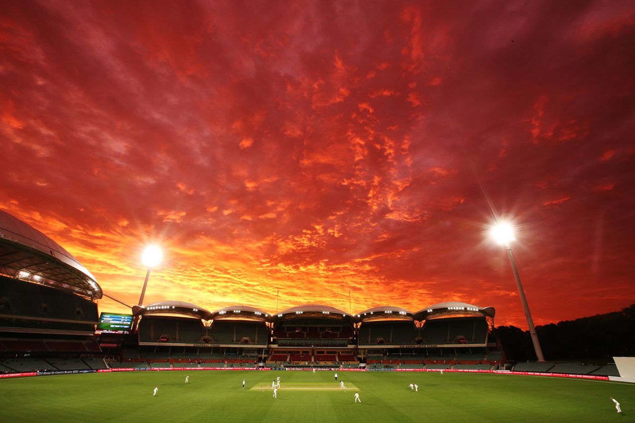 Cricket at sunset in Adelaide, South Australia v New South Wales, Sheffield Shield 2016-17, Adelaide, 1st day, December 5, 2016