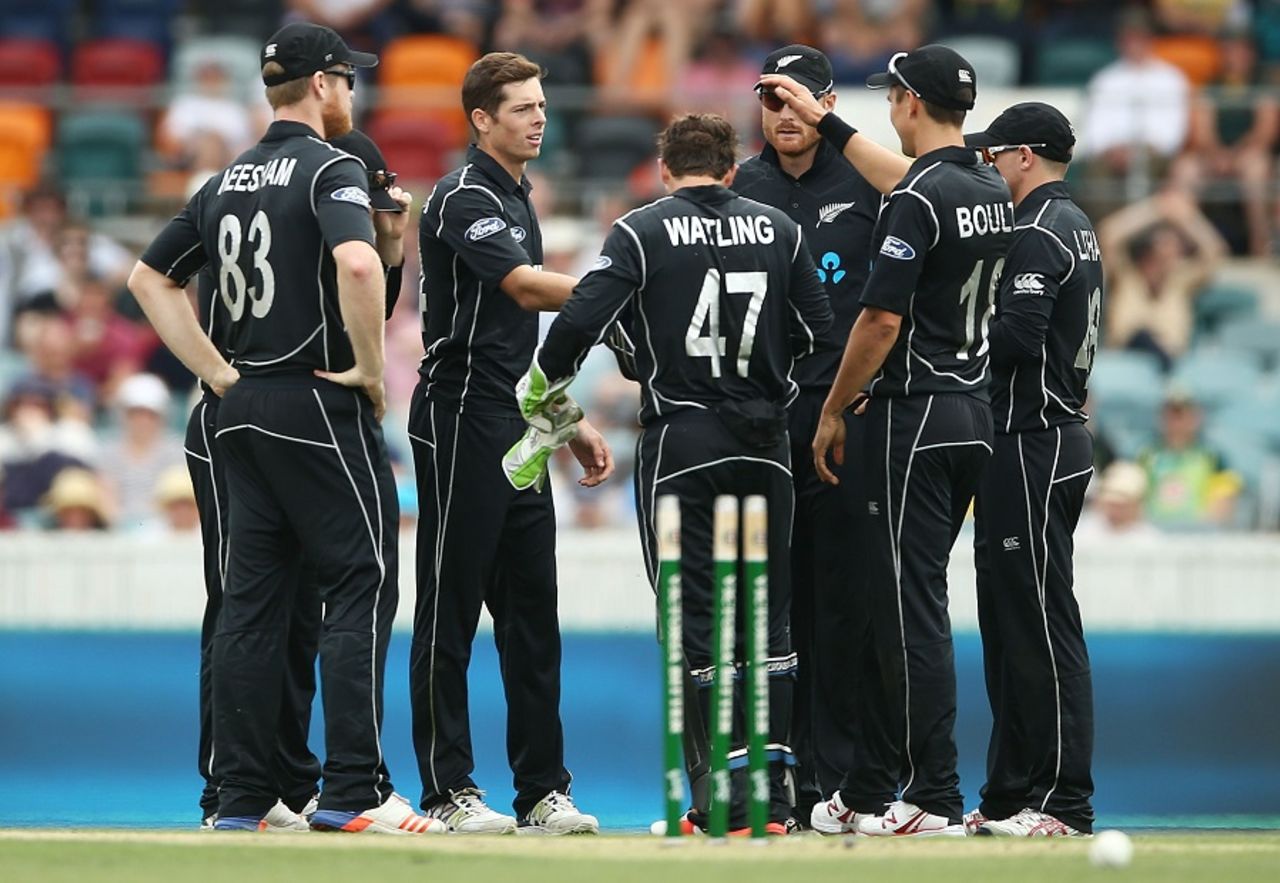 Mitchell Santner is congratulated on the wicket of Aaron Finch, Australia v New Zealand, 2nd ODI, Canberra, December 6, 2016