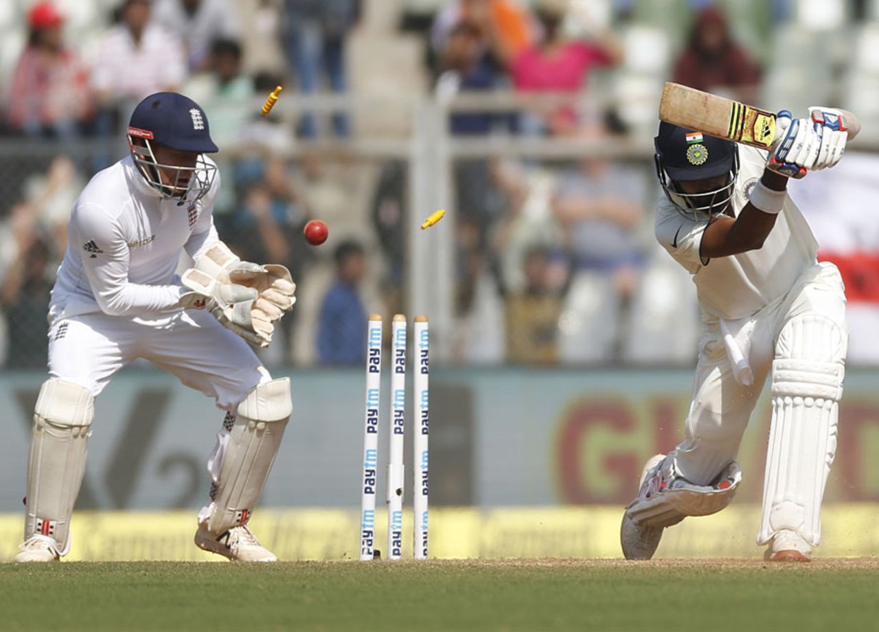 KL Rahul was bowled through the gate by Moeen Ali, India v England, 4th Test, Mumbai, 2nd day, December 9, 2016